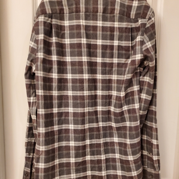 Vince Button-up Shirt in Buckeye, Size Small - Picture 3 of 4